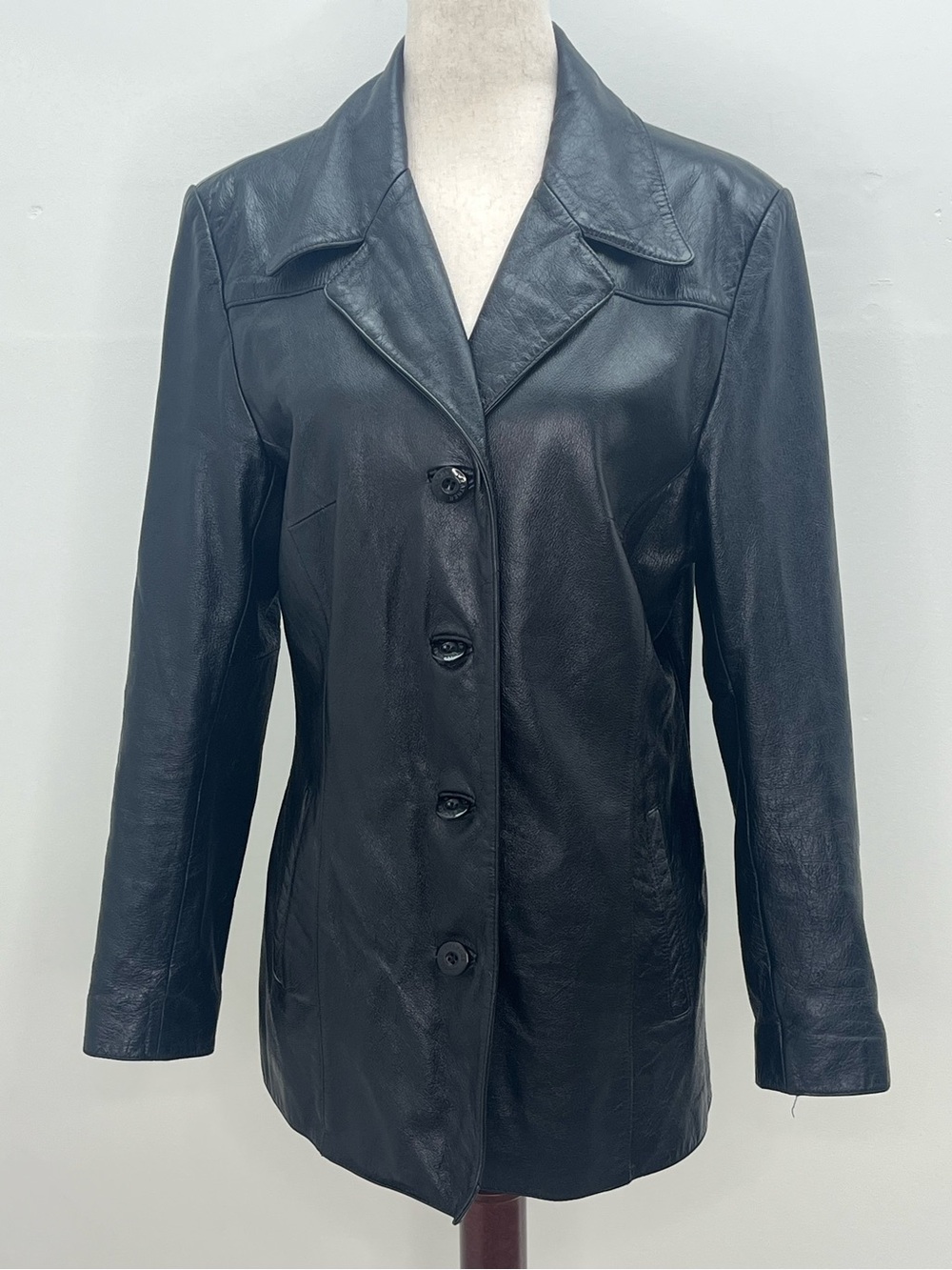 Wilsons Leather Women’ s Black Genuine Leather Button Blazer Jacket Medium